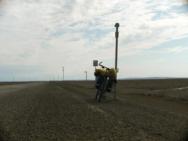 アラスカ北極圏ダルトンハイウェイ自転車縦断釣行